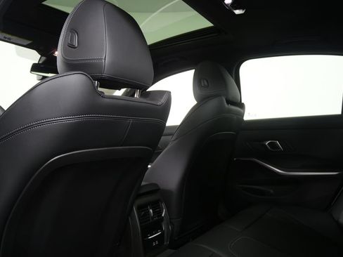 Used 2025 BMW 330i Sedan w/ Premium Package RWD image 17