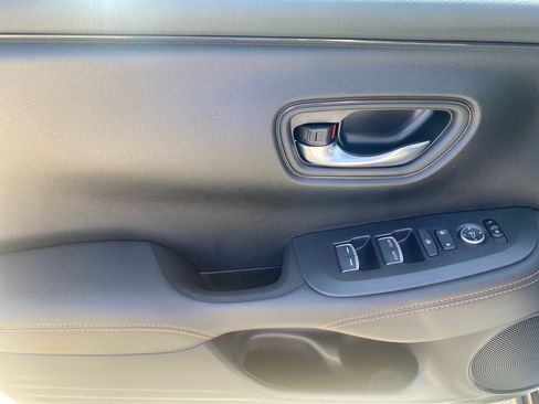 Certified 2025 Honda HR-V Sport image 36