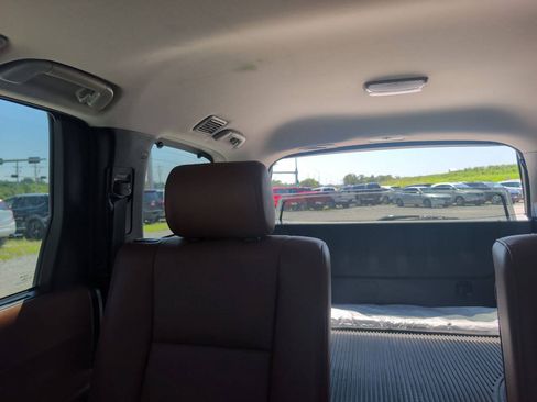 Used 2017 Toyota Sequoia Platinum AWD/4WD image 40