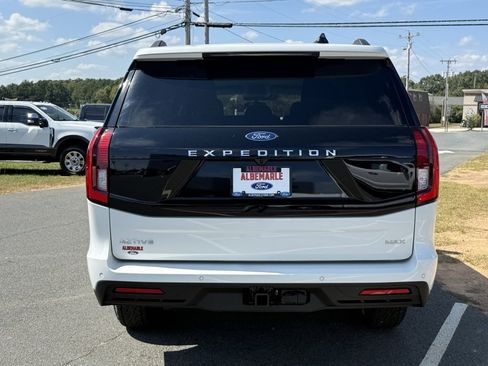 New 2025 Ford Expedition Max Active image 4