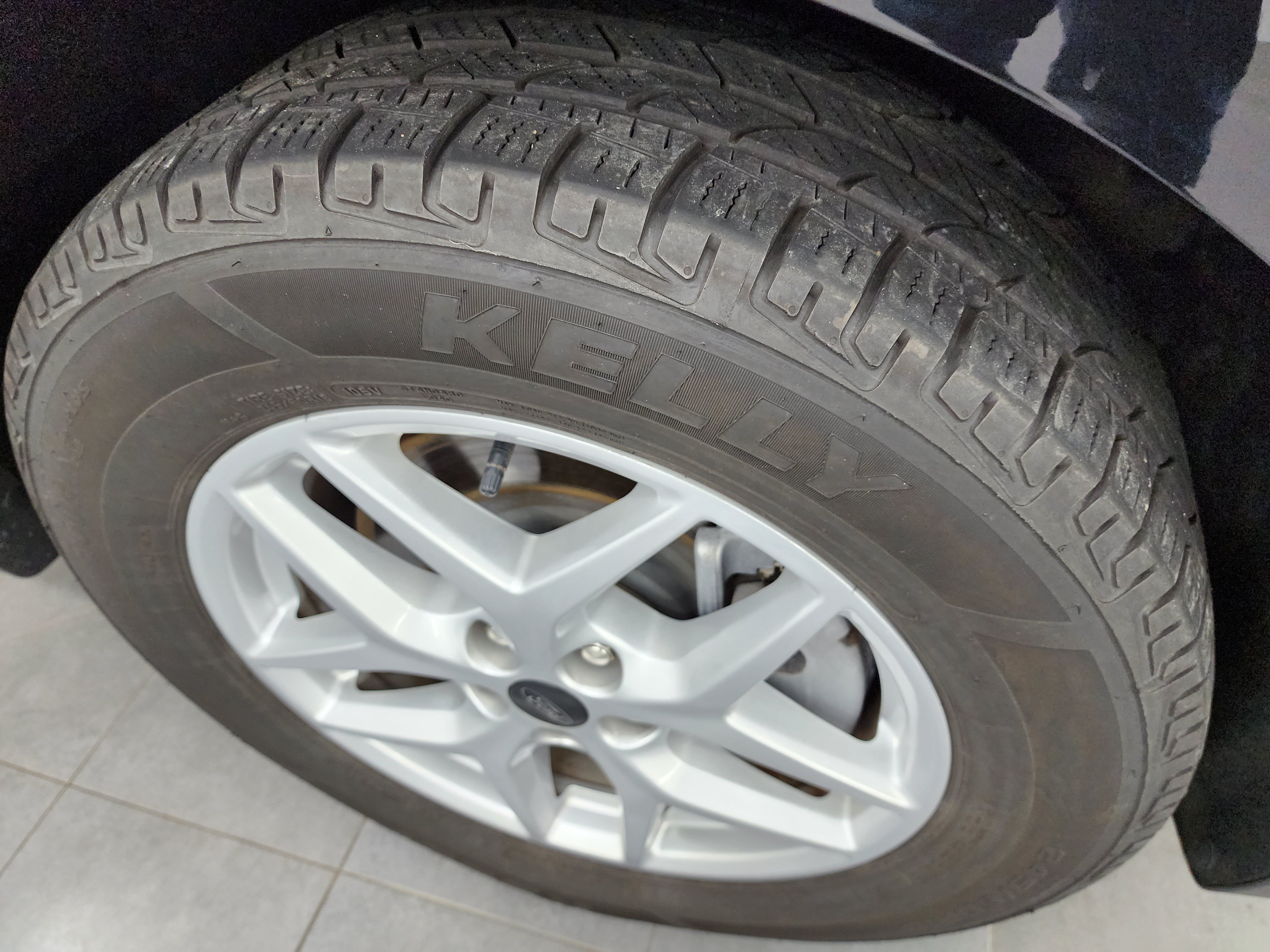 Used 2024 Ford Edge SEL AWD/4WD image 3