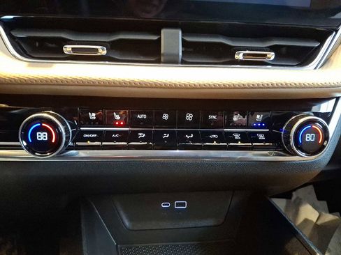 Certified 2025 Chevrolet Equinox ACTIV w/ Safety and Technology Package image 15