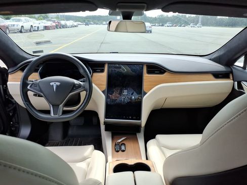Used 2020 Tesla Model S Long Range Plus AWD/4WD image 5