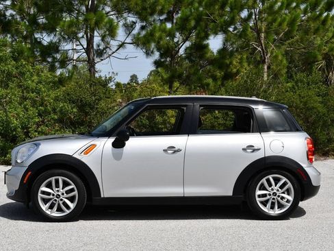 Used 2014 MINI Cooper Countryman FWD image 3