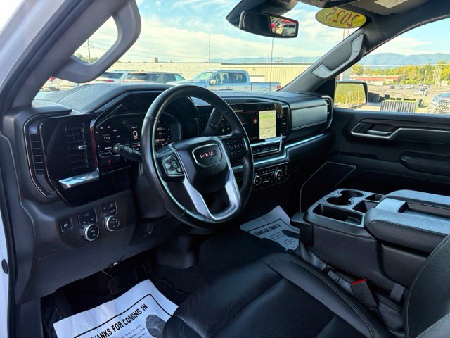 Used 2025 GMC Sierra 1500 SLT AWD/4WD image 3
