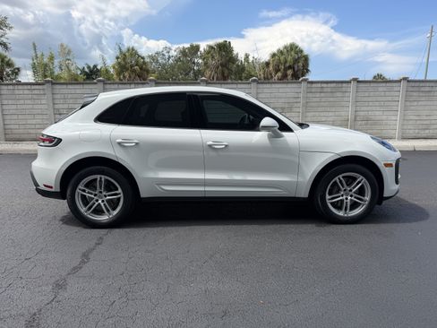 Certified 2023 Porsche Macan AWD/4WD image 7