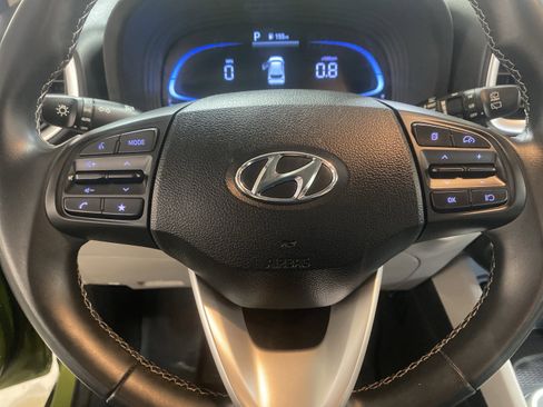 Used 2024 Hyundai Venue SEL image 18