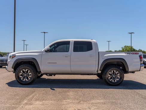Used 2023 Toyota Tacoma TRD Off-Road AWD/4WD image 6