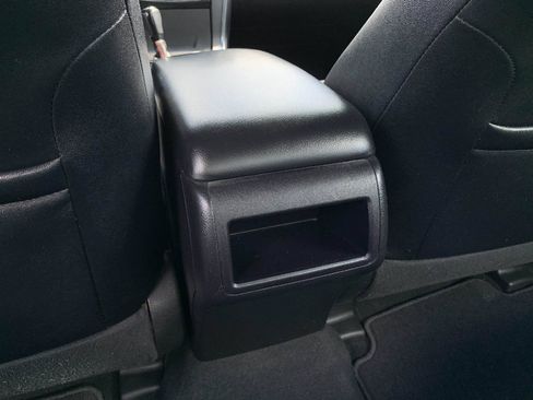 Used 2017 Toyota Camry SE w/ Moonroof Package FWD image 35