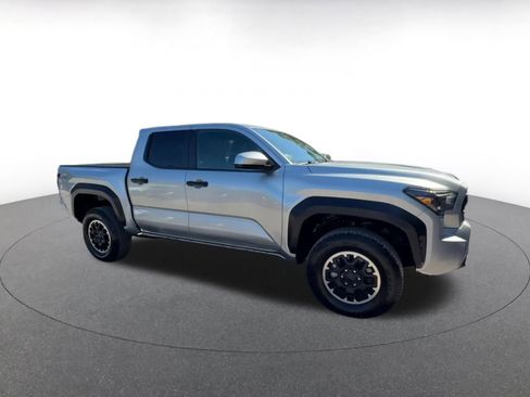 Used 2025 Toyota Tacoma TRD Off-Road image 2