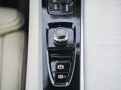 New 2026 Volvo XC60 B5 Ultra w/ Protection Package Premier image 26