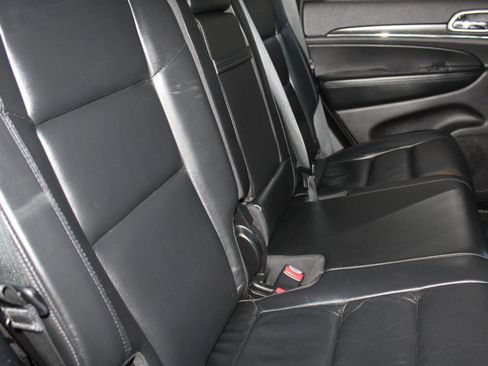 Used 2018 Jeep Grand Cherokee Limited image 15