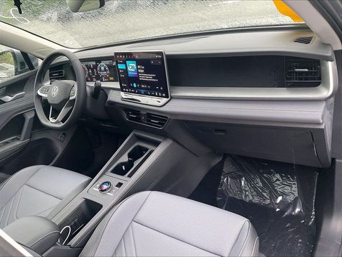 New 2026 Volkswagen Tiguan SE AWD/4WD image 10