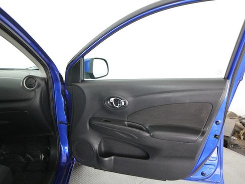 Used 2013 Nissan Versa SV w/ Convenience Pkg FWD image 39