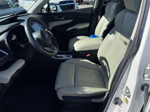 Used 2019 Subaru Ascent Limited w/ Popular Package #3 image 9
