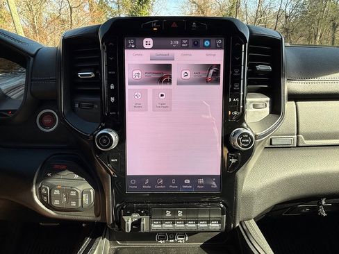 Used 2025 RAM 1500 RHO image 25