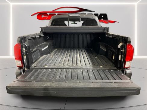 Used 2016 Toyota Tacoma SR image 5
