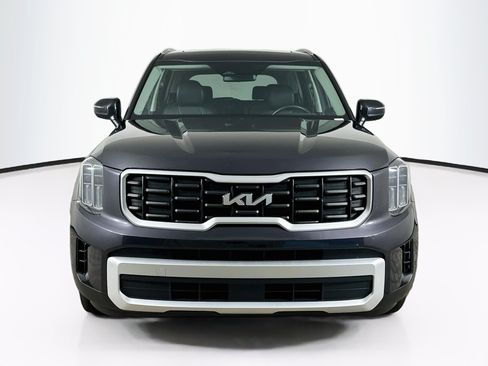 Used 2025 Kia Telluride S FWD image 2