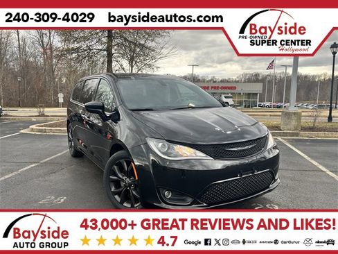 Used 2019 Chrysler Pacifica Touring Plus w/ S Appearance Package image 1