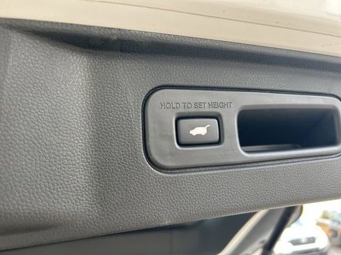 Used 2023 Honda Pilot Elite image 38