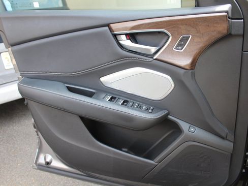Used 2023 Acura RDX AWD w/ Advance Package image 13