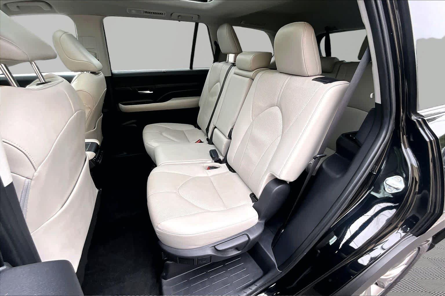 Certified 2025 Toyota Grand Highlander AWD image 21