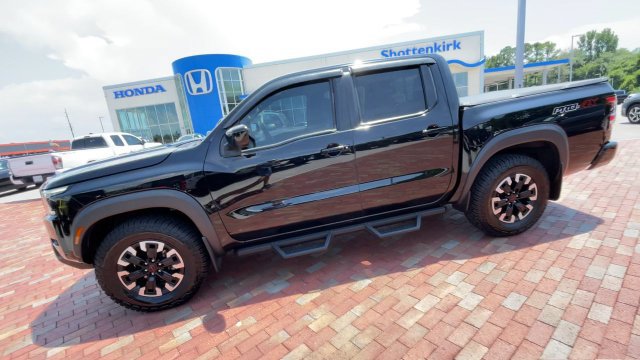 Used 2023 Nissan Frontier PRO-4X w/ Pro Convenience Package AWD/4WD image 6