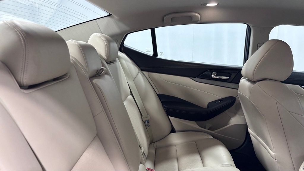 Used 2018 Nissan Maxima 3.5 SV FWD image 25