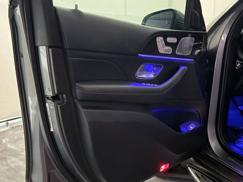 Used 2020 Mercedes-Benz GLS 450 4MATIC image 17