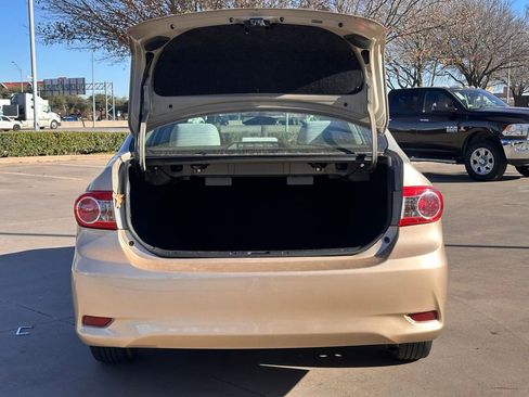 Used 2011 Toyota Corolla LE image 11