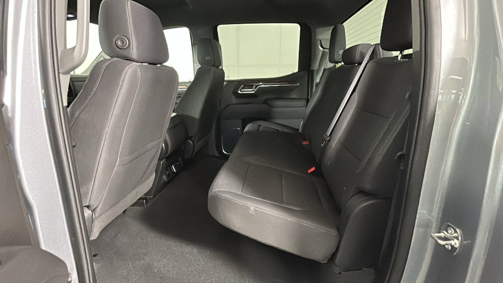 Used 2026 Chevrolet Silverado 1500 LT AWD/4WD image 31