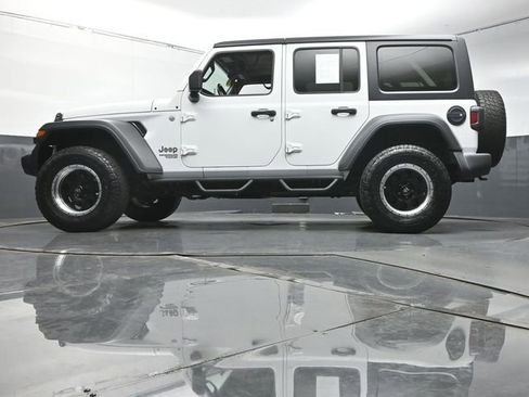 Used 2018 Jeep Wrangler Unlimited Sport S AWD/4WD image 35