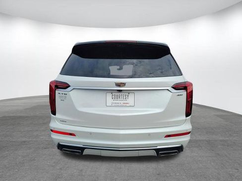 Used 2022 Cadillac XT6 Premium Luxury w/ Technology Package AWD/4WD image 7