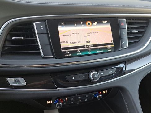 Used 2019 Buick Enclave Premium image 29