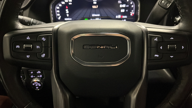 Used 2024 GMC Sierra 3500 Denali Ultimate AWD/4WD image 15