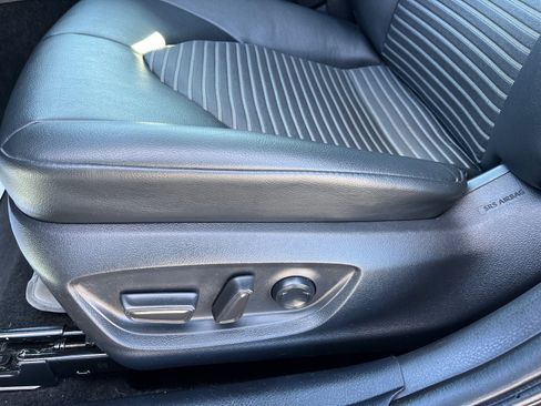 Used 2021 Toyota Camry SE w/ Convenience Package image 18