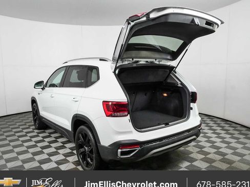 Used 2022 Volkswagen Taos SE AWD/4WD image 29