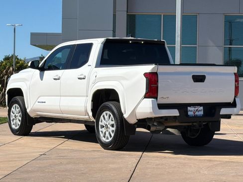 Certified 2024 Toyota Tacoma SR5 AWD/4WD image 7