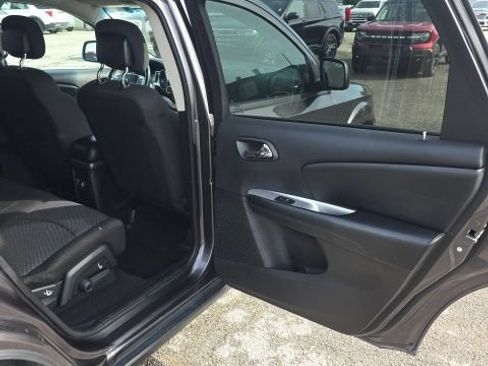 Used 2018 Dodge Journey SE w/ Popular Equipment Group FWD image 24