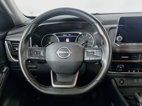 Used 2025 Nissan Rogue SV AWD/4WD image 18
