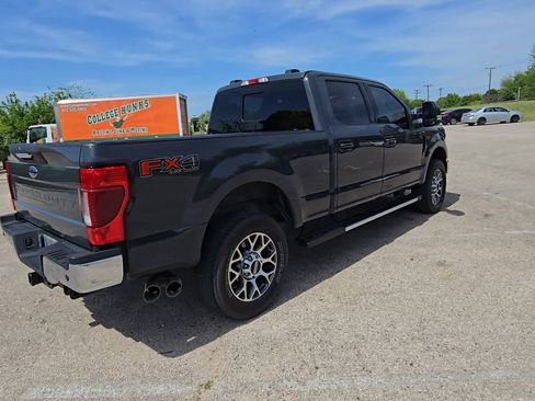 Used 2021 Ford F250 Lariat w/ FX4 Off-Road Package image 8