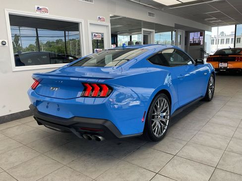 Used 2024 Ford Mustang GT Premium RWD image 5