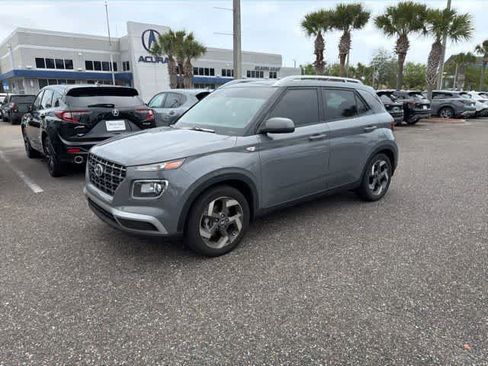 Used 2022 Hyundai Venue SEL image 11