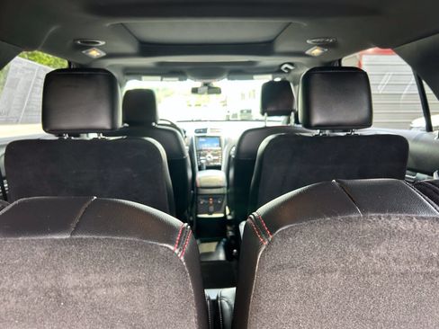 Used 2018 Ford Explorer Sport w/ Ford Safe & Smart Package AWD/4WD image 31