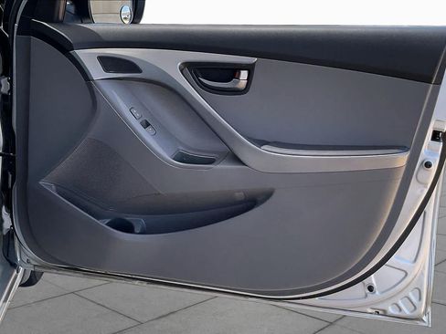 Used 2013 Hyundai Elantra GLS FWD image 22