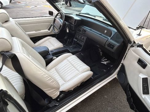 Used 1993 Ford Mustang LX image 20