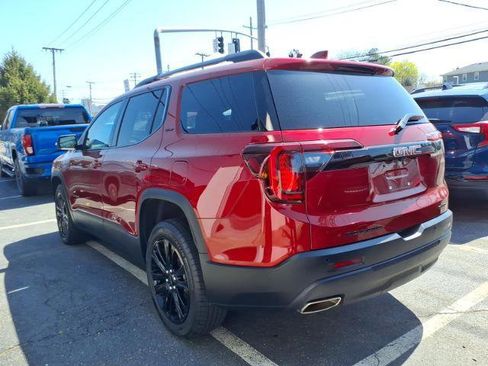 Used 2023 GMC Acadia SLT w/ Elevation Edition image 7