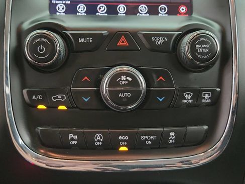 Used 2018 Dodge Durango SXT w/ Quick Order Package 2BB AWD/4WD image 16