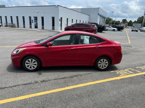 Used 2016 Hyundai Accent SE FWD image 2