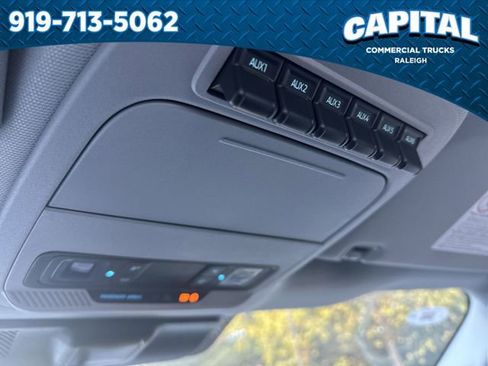 New 2026 Ford F250 XL w/ XL Chrome Package image 30